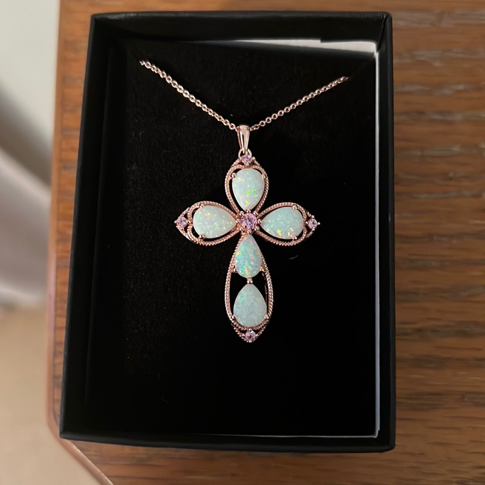 NWOT | Rose Gold Cross Necklace